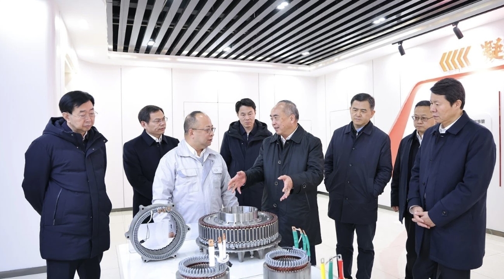 开足马力“赶订单”，奋力冲刺“开门红”  | 山东省委书记林武调研emc易倍鹤壁工厂新能源电驱动项目